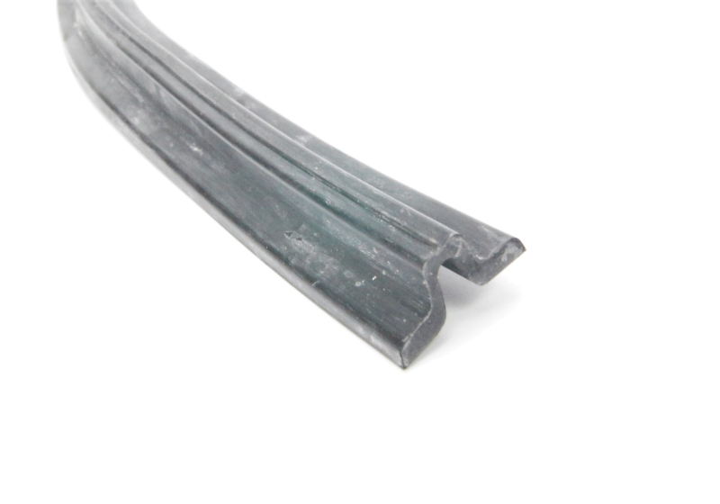 Podvozek tlumiče - Gumová obruba nádrže pro Jawa STELLA 1 metr